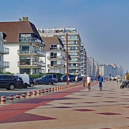 Albertstrand With Stunning Seafront View * 크노케-하이스트